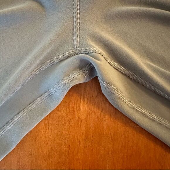 Lululemon Align Super-High-Rise Short 10"Grey Sage Size 2 - Picture 8 of 8